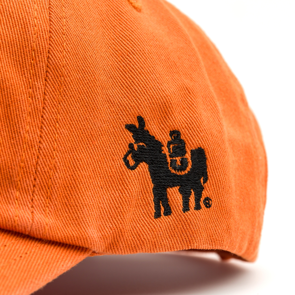 Hat side logo detail Mango